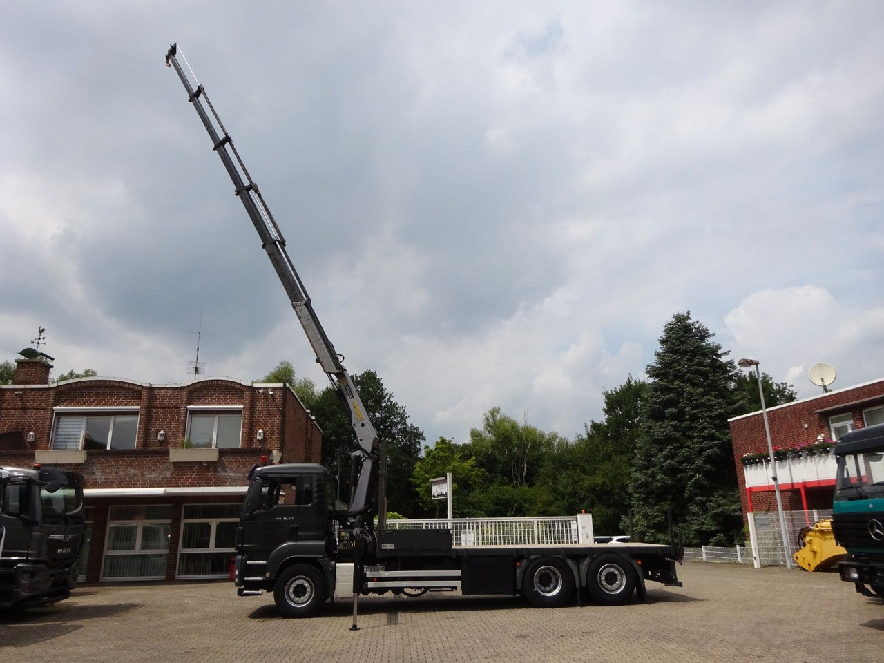 MAN 26.360 TGS Pritsche + PK 16502 Kran 6x2 - 起重车:图2 MAN 26.360 TGS Pritsche + PK 16502 Kran 6x2 - 起重车:图2
