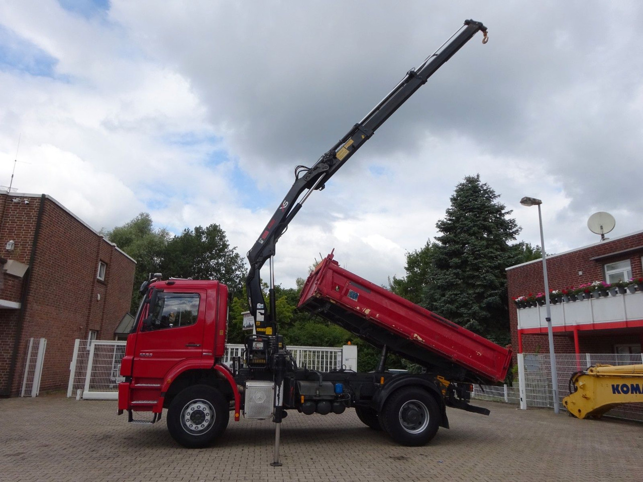 Mercedes-Benz 1833 Axor Meiller 3Skipper +HIAB 111 HIDUO +Funk - 翻斗车, 起重车:图1 Mercedes-Benz 1833 Axor Meiller 3Skipper +HIAB 111 HIDUO +Funk - 翻斗车, 起重车:图1