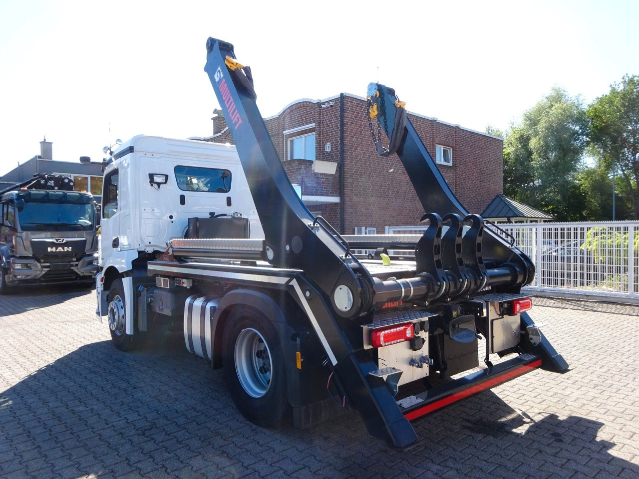 Mercedes-Benz 1840 Actros Absetzkipper NEUFAHRZEUG mit 1645 km - 翻斗车:图3 Mercedes-Benz 1840 Actros Absetzkipper NEUFAHRZEUG mit 1645 km - 翻斗车:图3