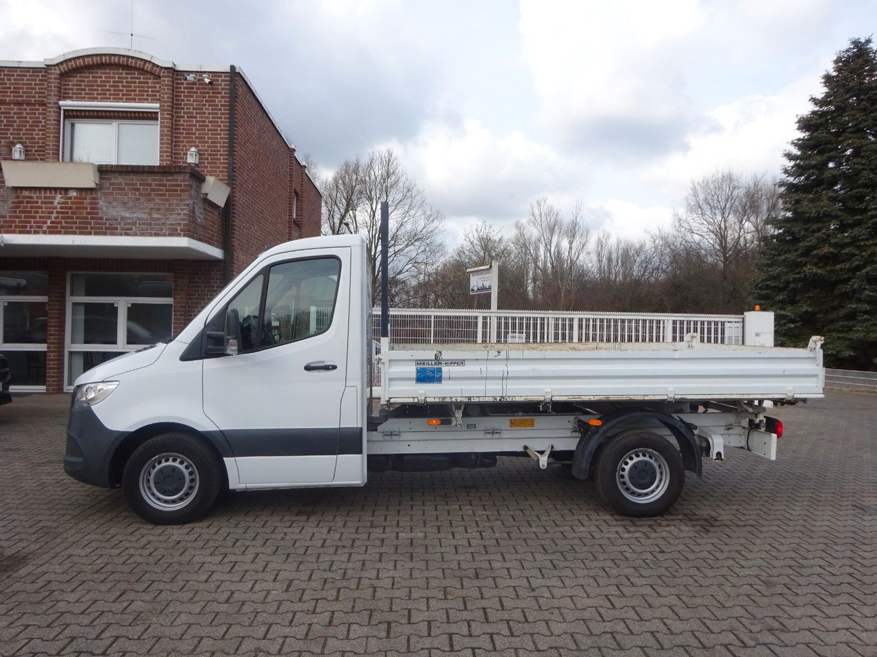 Mercedes-Benz 314 CDI Sprinter MEILLER 3Skipper 4x2 - 翻斗货车:图3 Mercedes-Benz 314 CDI Sprinter MEILLER 3Skipper 4x2 - 翻斗货车:图3