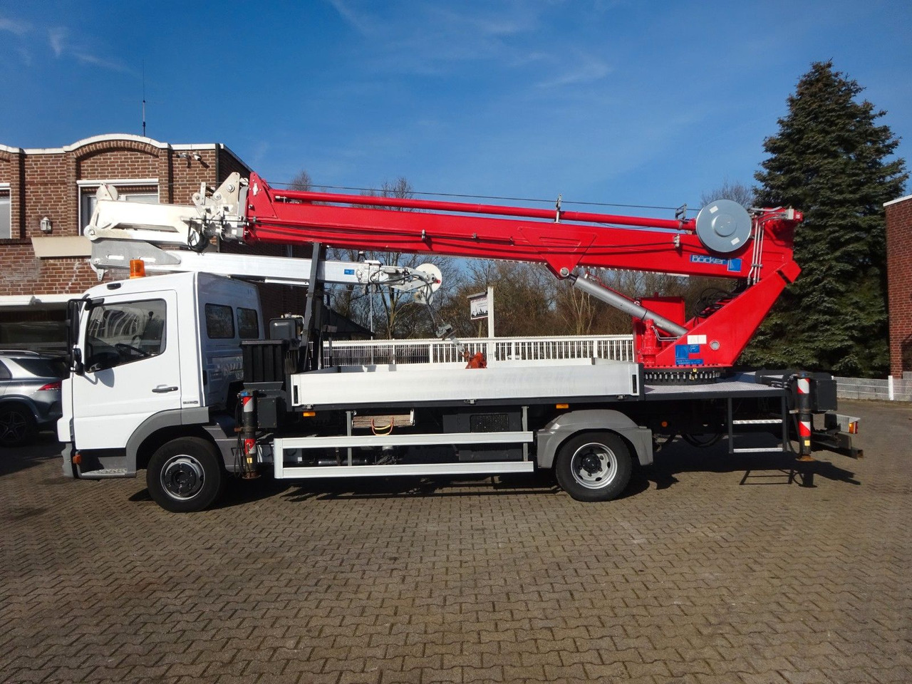 Mercedes-Benz 818 Atego + Böcker AK 32 Meter Dachdeckerkran - 起重车:图3 Mercedes-Benz 818 Atego + Böcker AK 32 Meter Dachdeckerkran - 起重车:图3