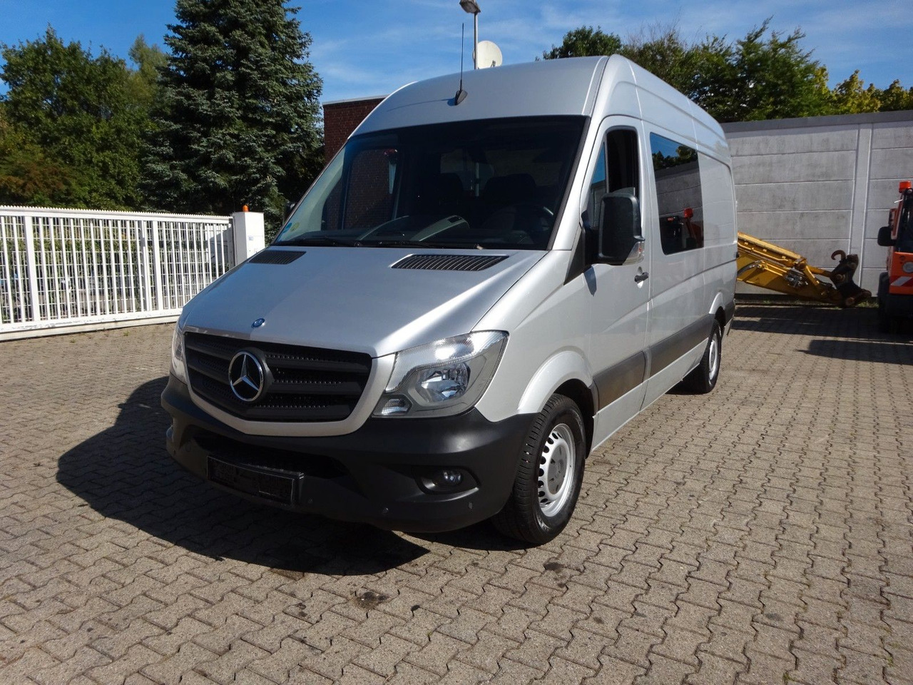 Mercedes-Benz Sprinter 316CDI Mixto 4x2 - 无侧窗厢式货车:图1 Mercedes-Benz Sprinter 316CDI Mixto 4x2 - 无侧窗厢式货车:图1