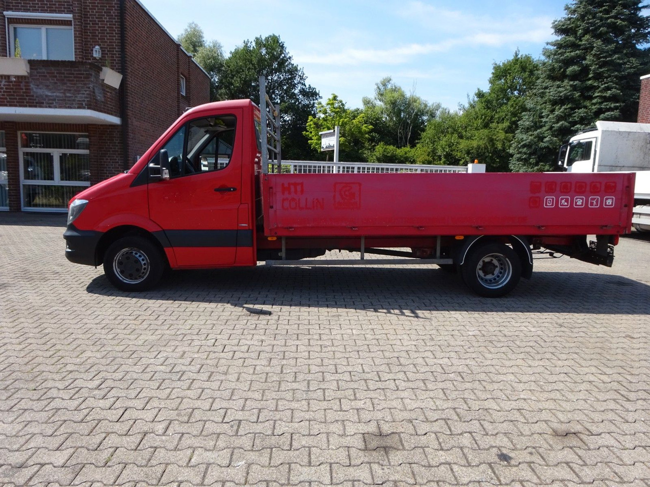 Mercedes-Benz Sprinter Pritsche 519CDI Bluetec 4x2 - 平板货车:图3 Mercedes-Benz Sprinter Pritsche 519CDI Bluetec 4x2 - 平板货车:图3