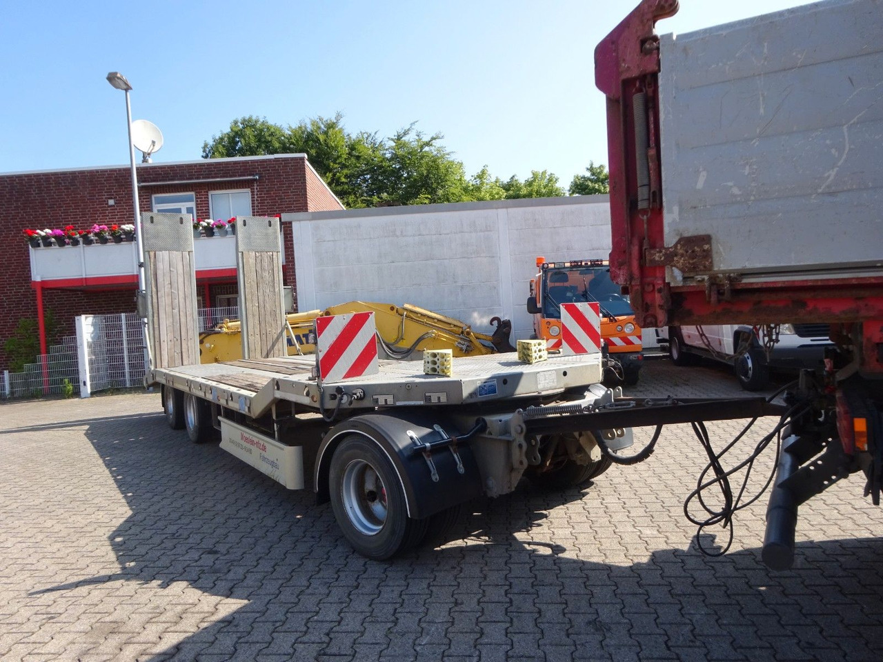 Möslein Tieflader Anhänger mit 3 Achsen und Rampen - 低装载拖车:图4 Möslein Tieflader Anhänger mit 3 Achsen und Rampen - 低装载拖车:图4