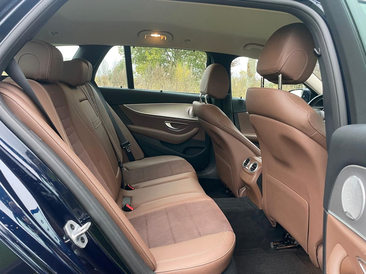 旅行车 Mercedes-Benz E 220 T-Modell E 220 d *4Matic*：图19