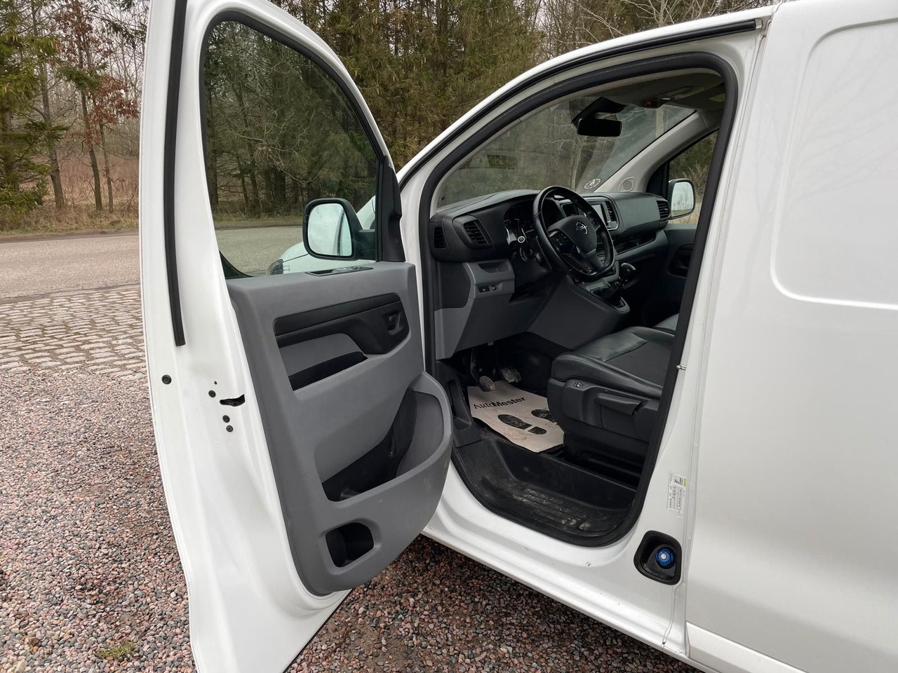 紧凑型面包车 Opel Vivaro Kasten Edition M L2 2.0 Opel Vivaro 2.0 CDTI Edition M L2 *9400€ netto：图8