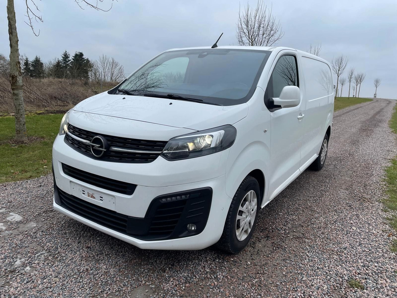 Opel Vivaro Kasten Edition M L2 2.0 Opel Vivaro 2.0 CDTI Edition M L2 *9400€ netto - 紧凑型面包车:图2 Opel Vivaro Kasten Edition M L2 2.0 Opel Vivaro 2.0 CDTI Edition M L2 *9400€ netto - 紧凑型面包车:图2