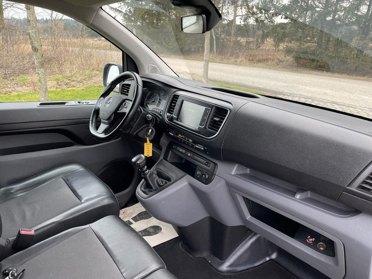紧凑型面包车 Opel Vivaro Kasten Edition M L2 2.0 Opel Vivaro 2.0 CDTI Edition M L2 *9400€ netto：图16