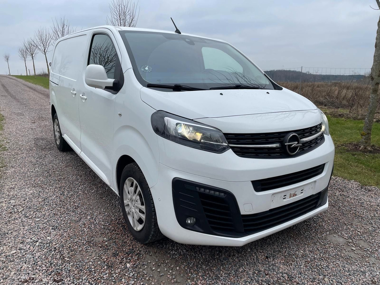 Opel Vivaro Kasten Edition M L2 2.0 Opel Vivaro 2.0 CDTI Edition M L2 *9400€ netto - 紧凑型面包车:图1 Opel Vivaro Kasten Edition M L2 2.0 Opel Vivaro 2.0 CDTI Edition M L2 *9400€ netto - 紧凑型面包车:图1