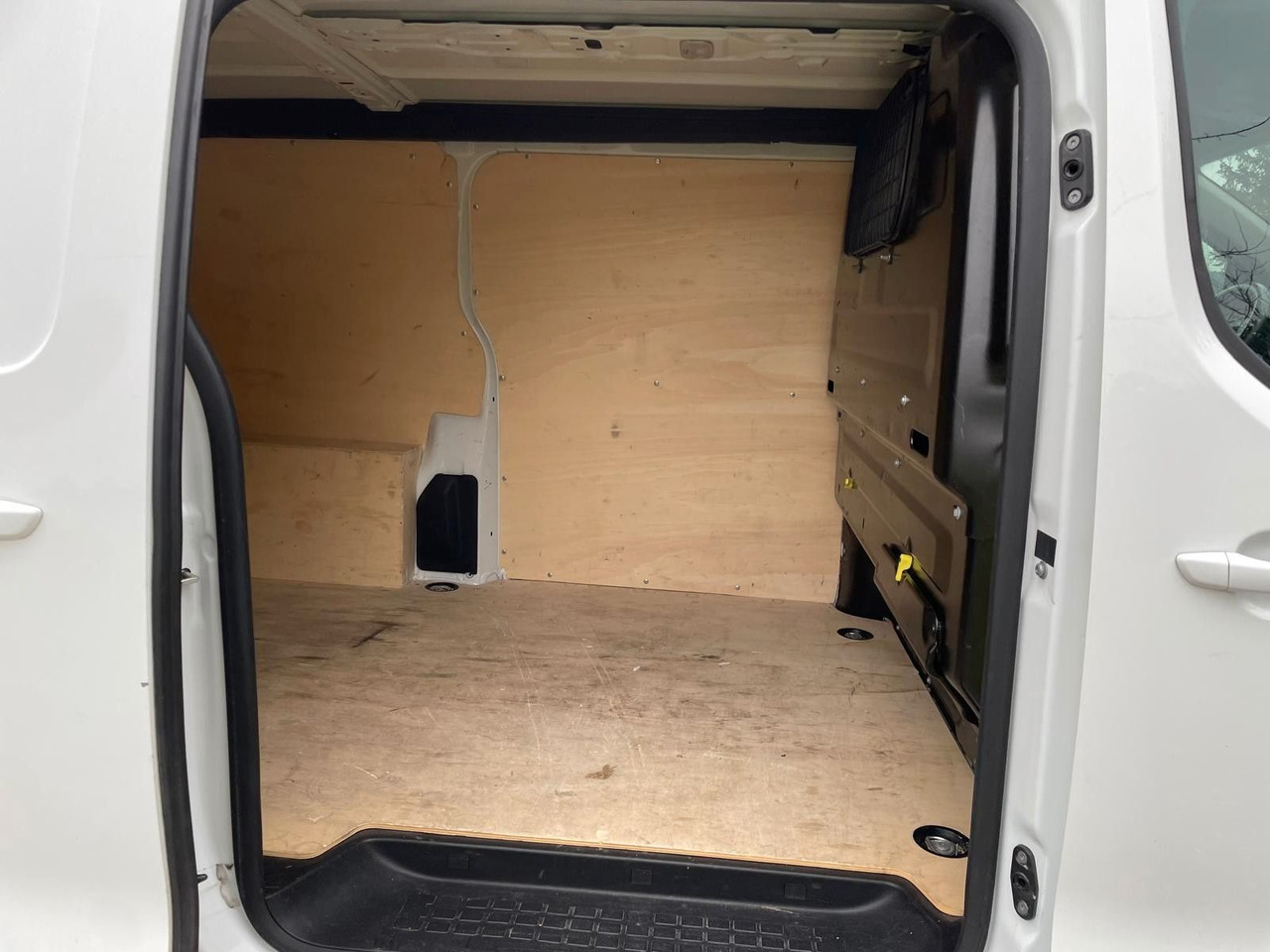 紧凑型面包车 Opel Vivaro Kasten Edition M L2 2.0 Opel Vivaro 2.0 CDTI Edition M L2 *9400€ netto：图18