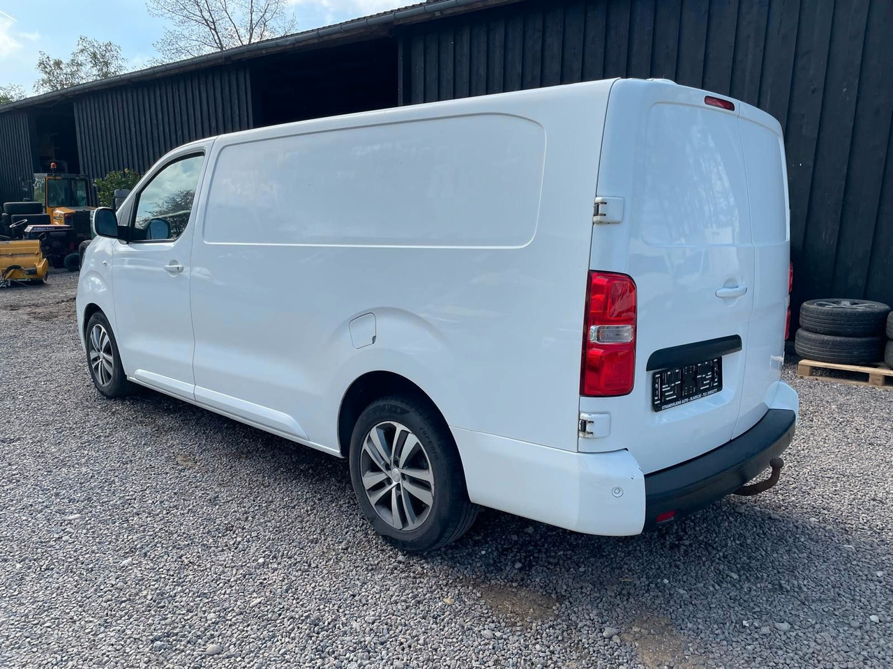 Peugeot Expert Kasten Premium L3 BlueHDi 2,0 *Defect* - 紧凑型面包车:图3 Peugeot Expert Kasten Premium L3 BlueHDi 2,0 *Defect* - 紧凑型面包车:图3