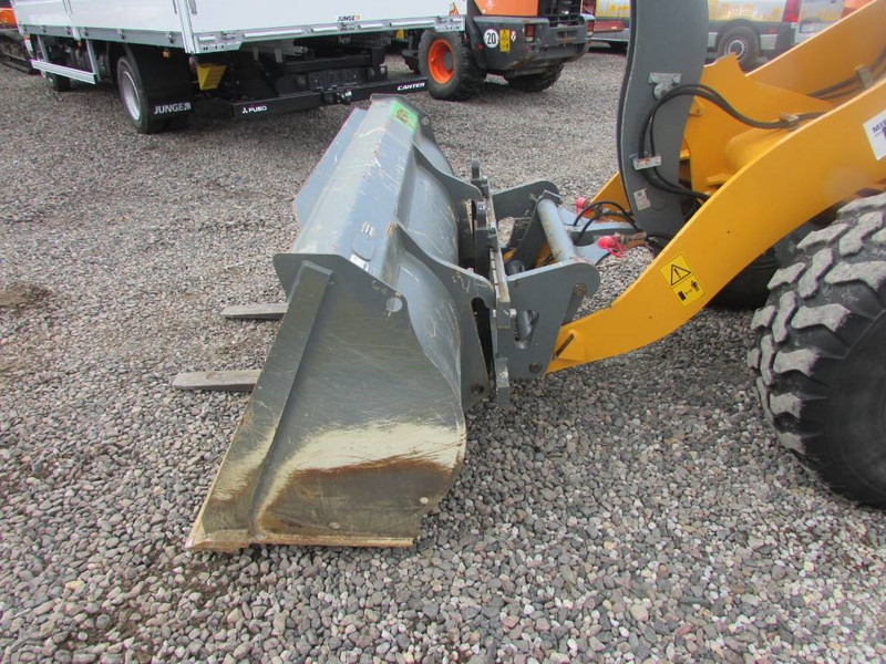 Liebherr L 506 Compact Radlader 41.500 EUR - 轮式装载机:图3 Liebherr L 506 Compact Radlader 41.500 EUR - 轮式装载机:图3