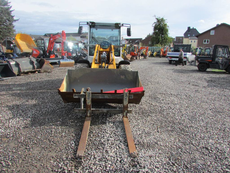 Liebherr L 506 Compact Radlader 46.500 EUR netto L506C - 轮式装载机:图5 Liebherr L 506 Compact Radlader 46.500 EUR netto L506C - 轮式装载机:图5