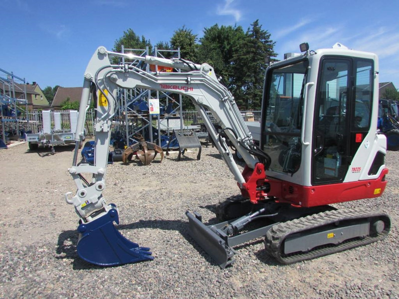 Takeuchi TB 225 Minibagger 42.500 EUR - 小型挖掘机:图2 Takeuchi TB 225 Minibagger 42.500 EUR - 小型挖掘机:图2