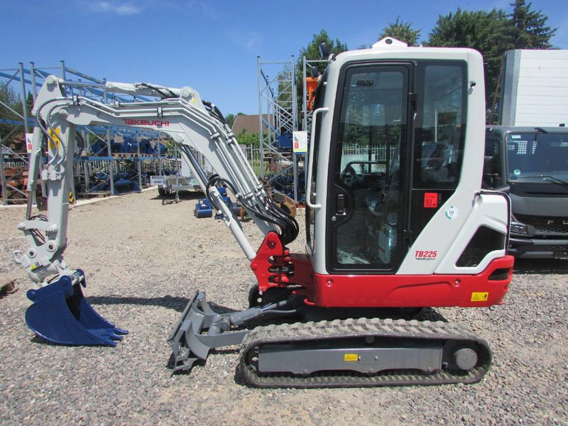 Takeuchi TB 225 Minibagger 42.500 EUR - 小型挖掘机:图1 Takeuchi TB 225 Minibagger 42.500 EUR - 小型挖掘机:图1