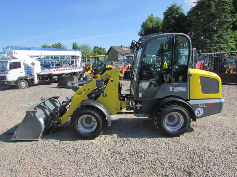 WACKER NEUSON WL 32 Radlader / 39.000 EUR - 轮式装载机:图1 WACKER NEUSON WL 32 Radlader / 39.000 EUR - 轮式装载机:图1