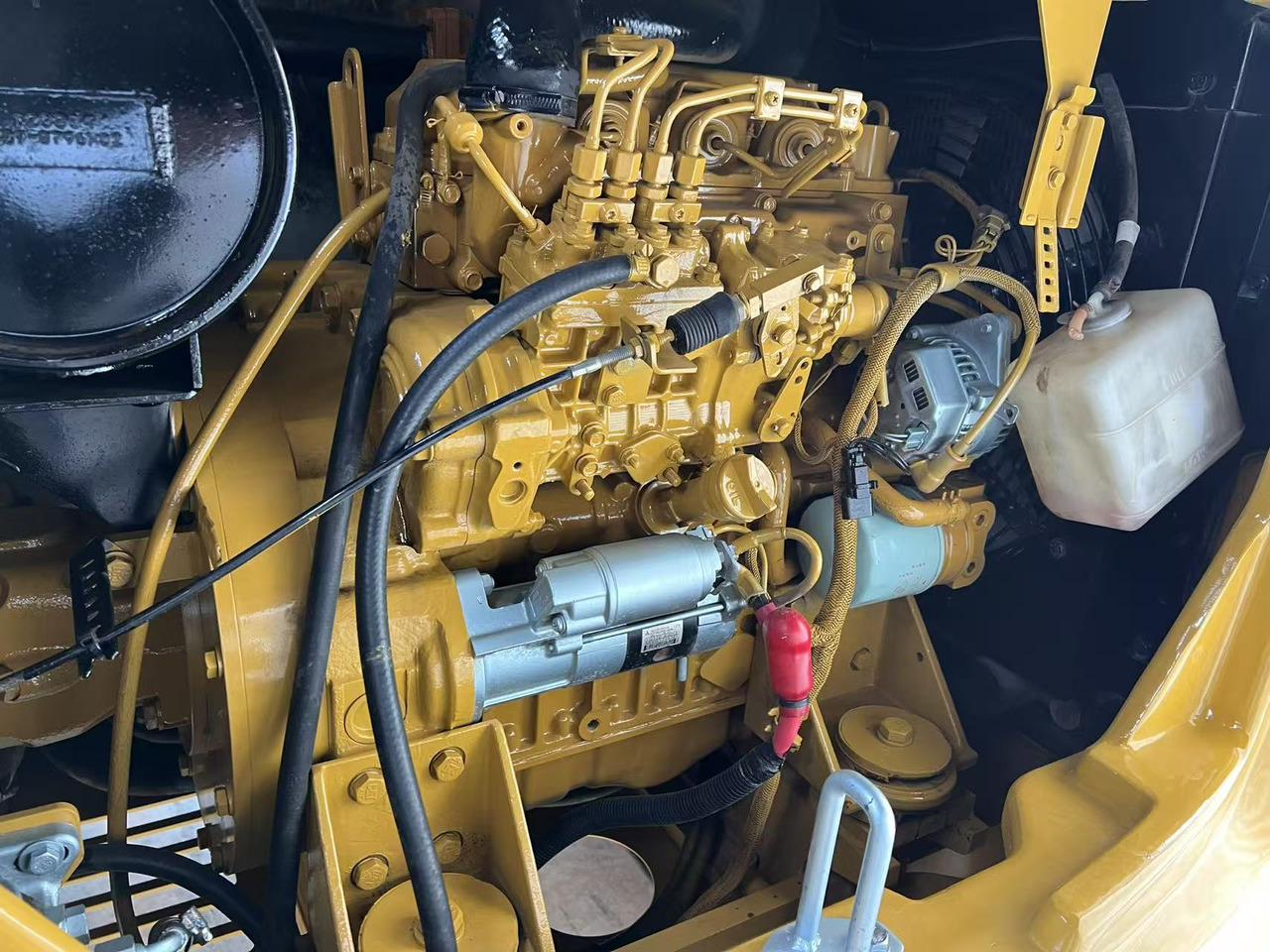 CATERPILLAR 305.5E2 - 小型挖掘机:图5 CATERPILLAR 305.5E2 - 小型挖掘机:图5