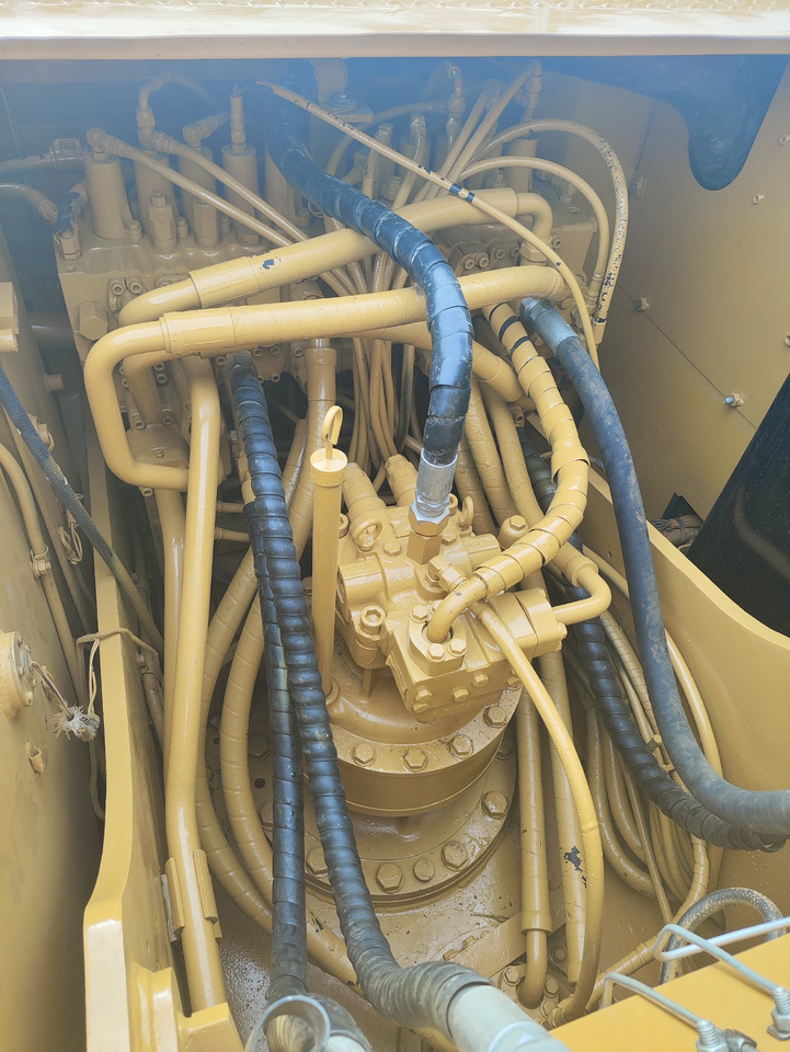 CATERPILLAR 320D2 - 小型挖掘机:图5 CATERPILLAR 320D2 - 小型挖掘机:图5