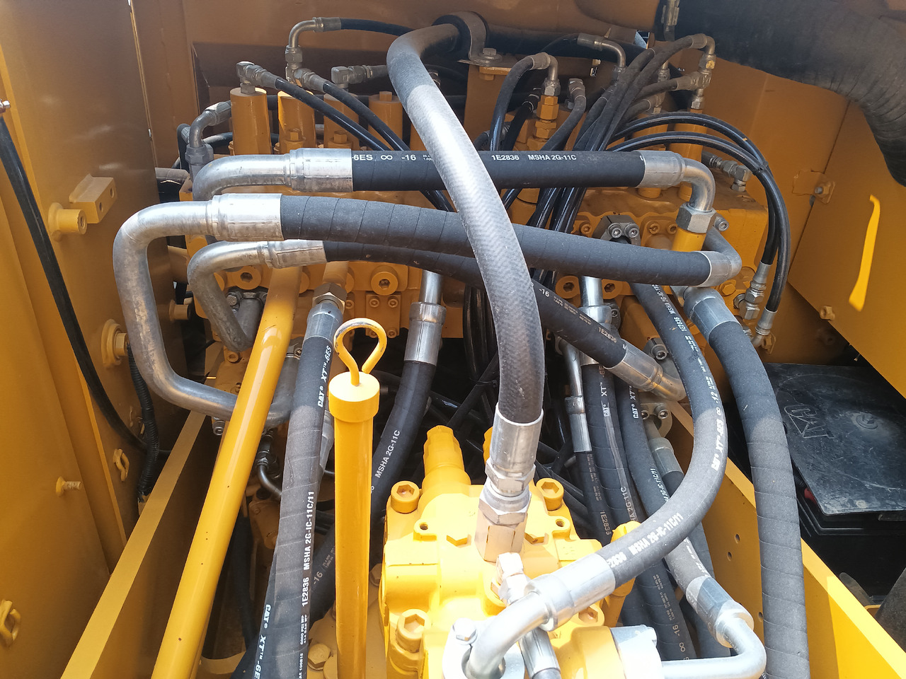 履带式挖掘机 CATERPILLAR 323D2L:图7 履带式挖掘机 CATERPILLAR 323D2L:图7