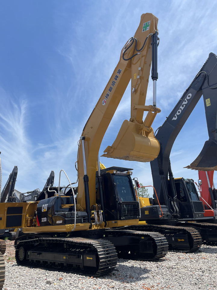 CATERPILLAR 323D2 - 履带式挖掘机:图2 CATERPILLAR 323D2 - 履带式挖掘机:图2