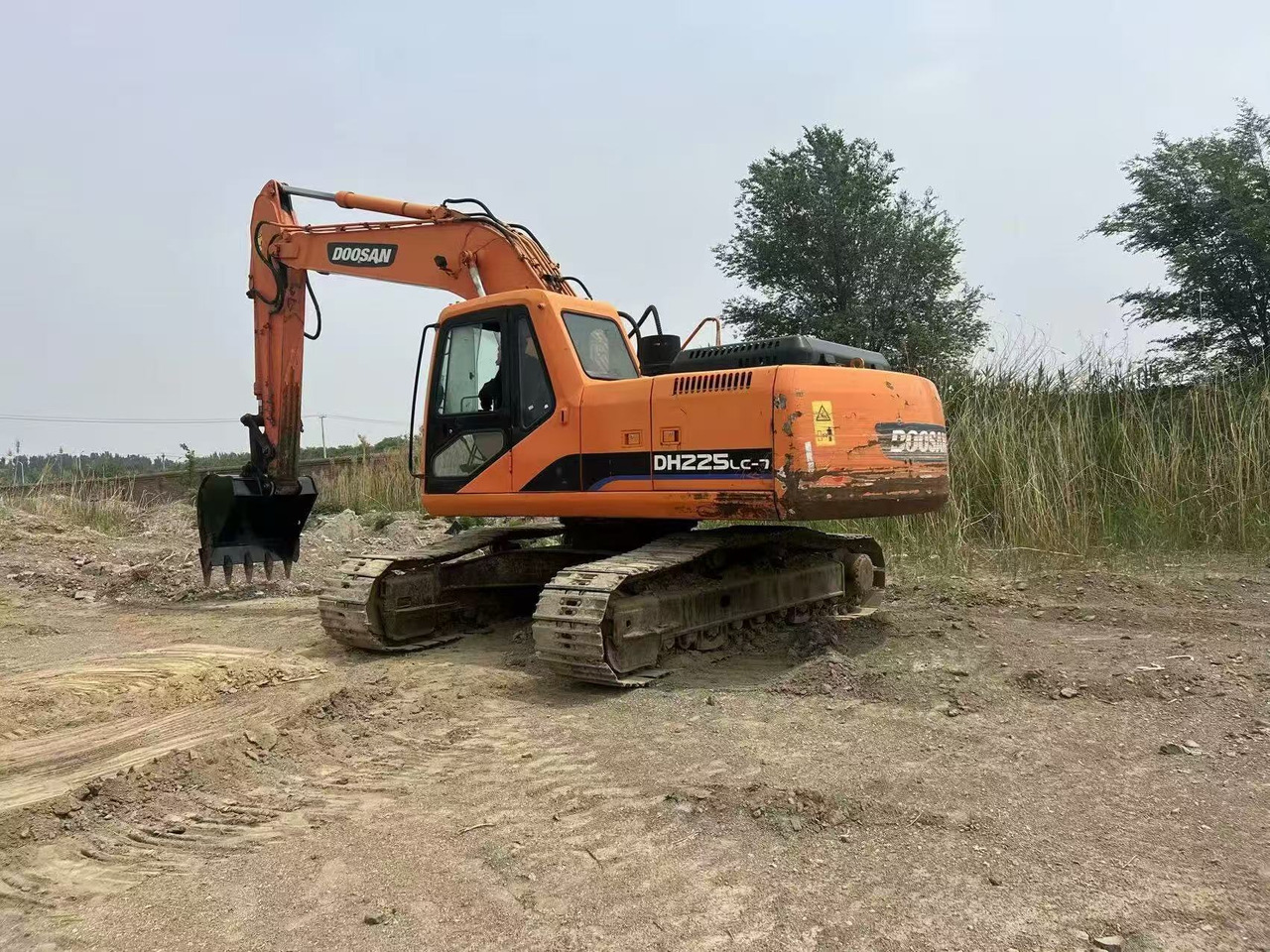 DOOSAN DH225LC-7 - 履带式挖掘机:图2 DOOSAN DH225LC-7 - 履带式挖掘机:图2