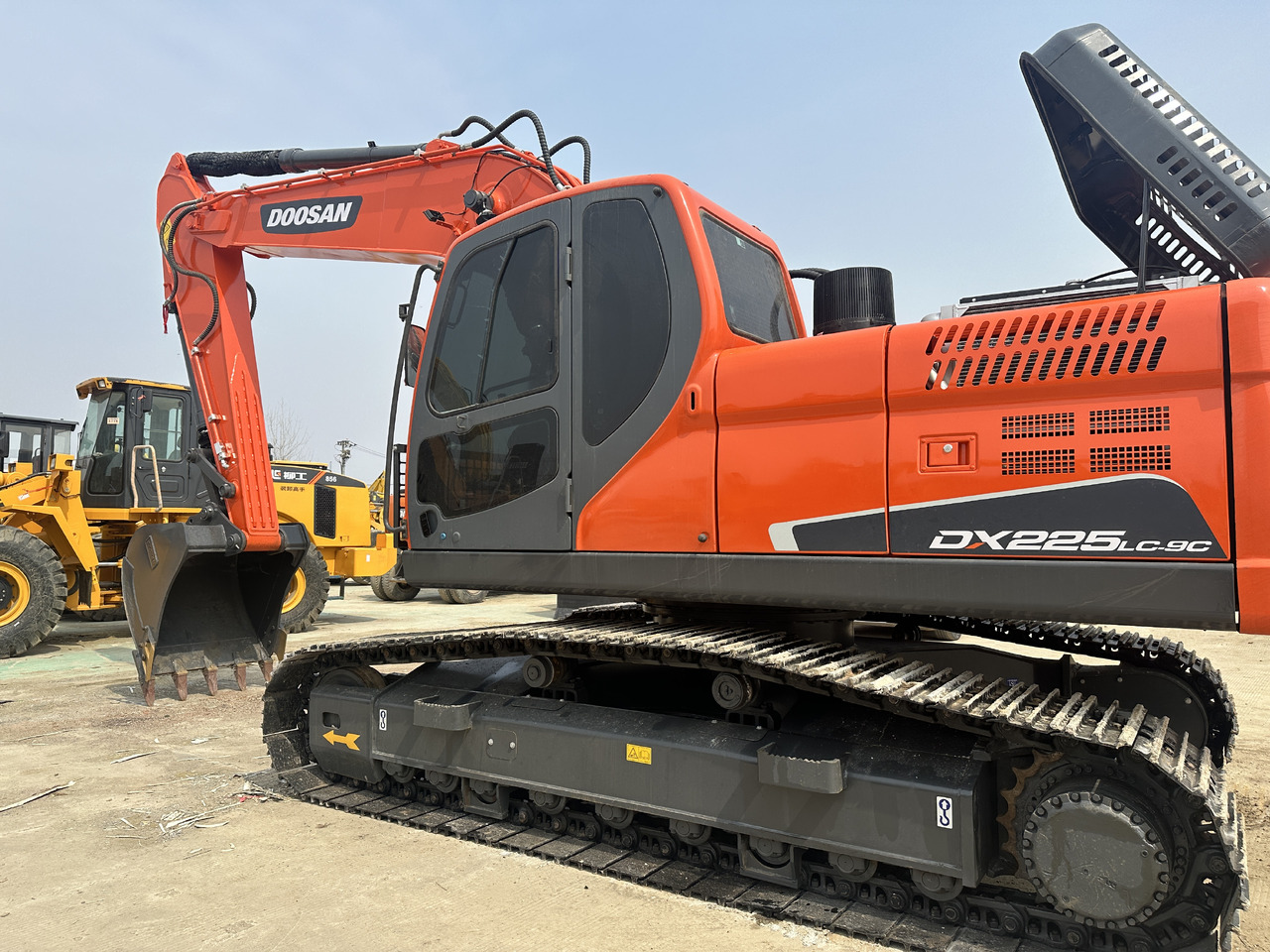 DOOSAN DX225LC-9C - 履带式挖掘机:图2 DOOSAN DX225LC-9C - 履带式挖掘机:图2