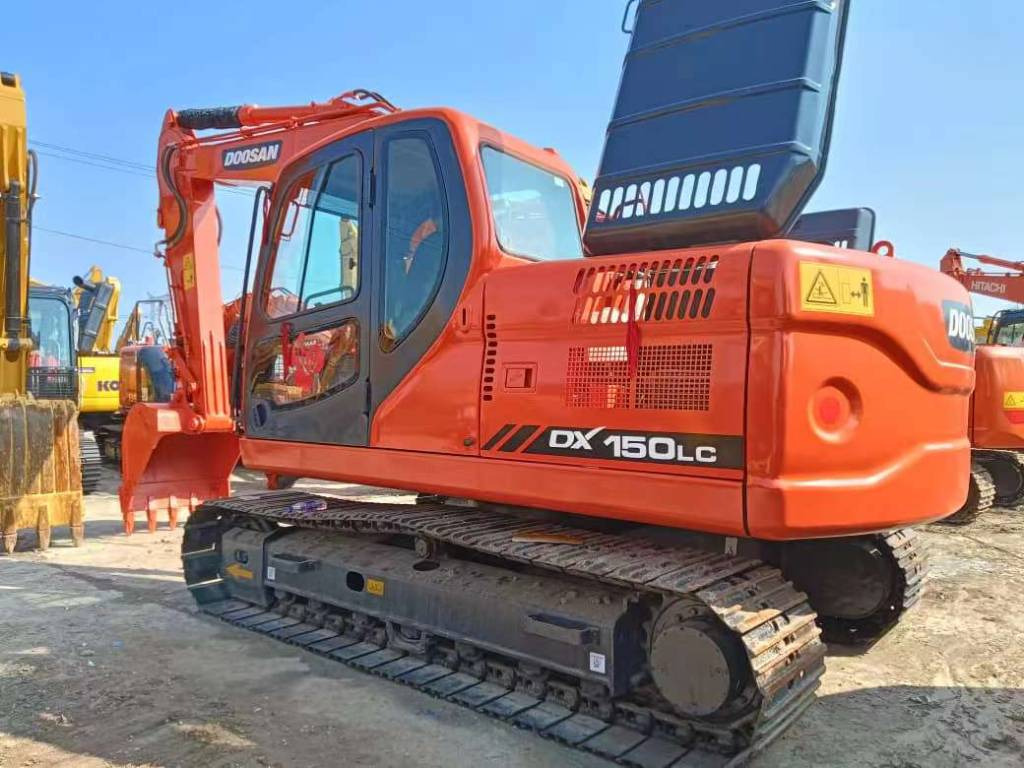 Doosan DX150 - 履带式挖掘机:图1 Doosan DX150 - 履带式挖掘机:图1