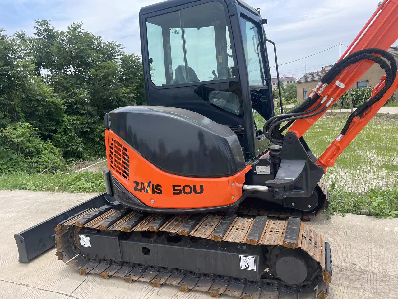 HITACHI ZX50U-2 - 小型挖掘机:图1 HITACHI ZX50U-2 - 小型挖掘机:图1