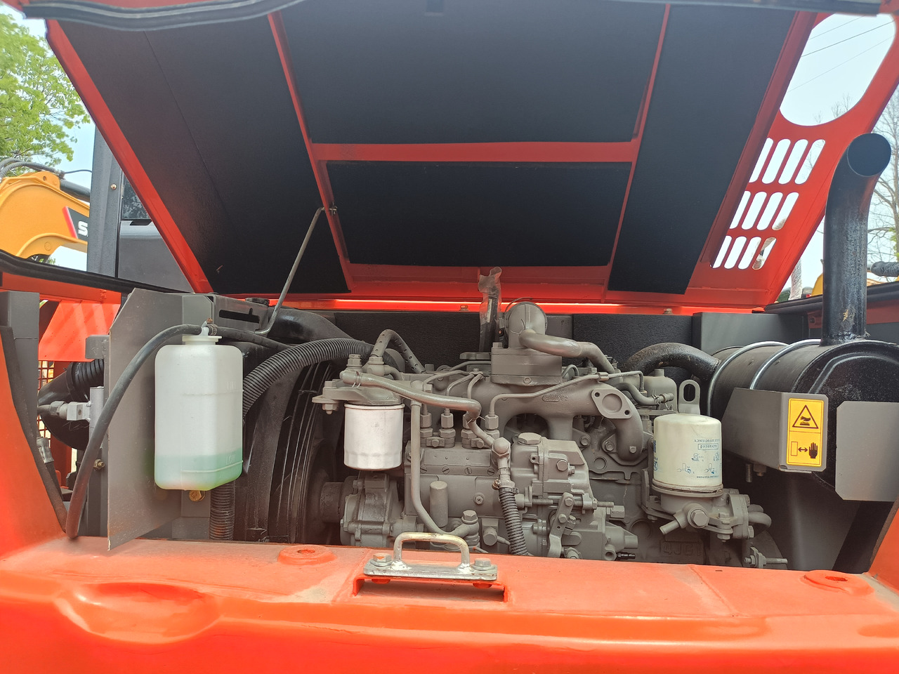 HITACHI ZX60 - 小型挖掘机:图3 HITACHI ZX60 - 小型挖掘机:图3