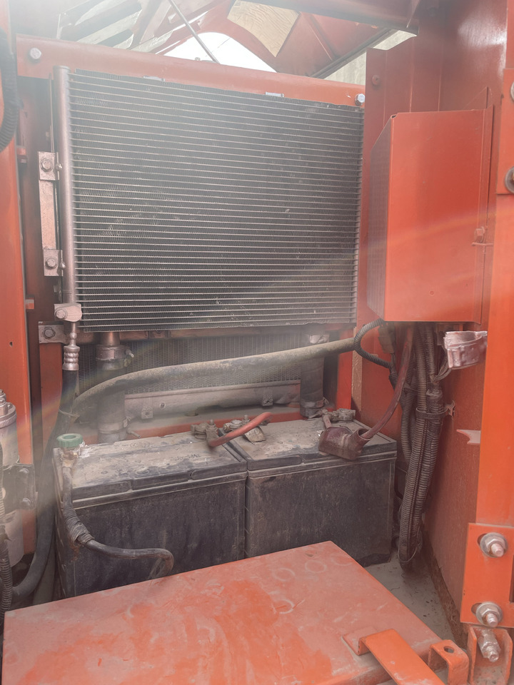 HITACHI ZX80 - 履带式挖掘机:图5 HITACHI ZX80 - 履带式挖掘机:图5