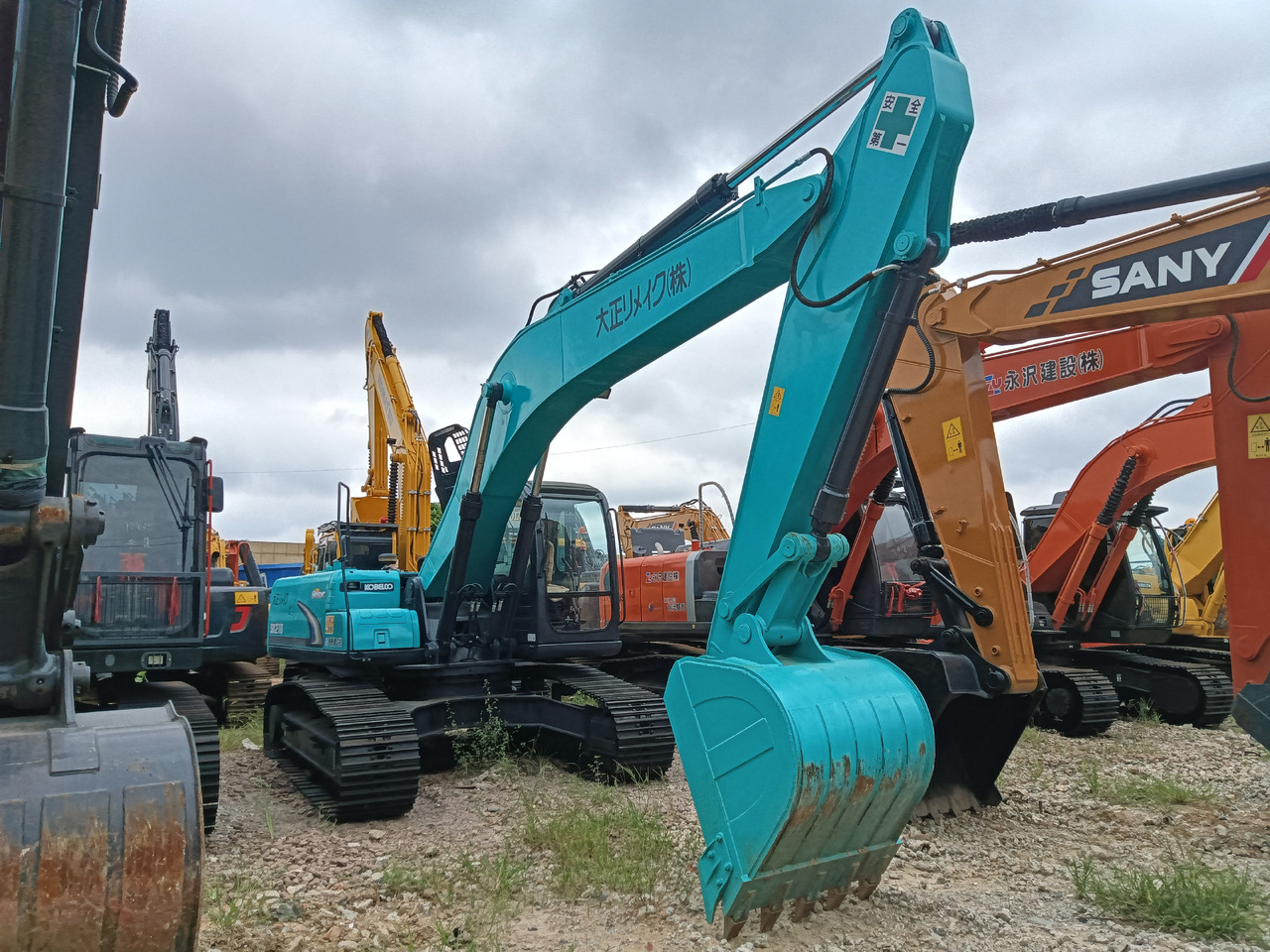 KOBELCO SK 210 - 履带式挖掘机:图3 KOBELCO SK 210 - 履带式挖掘机:图3