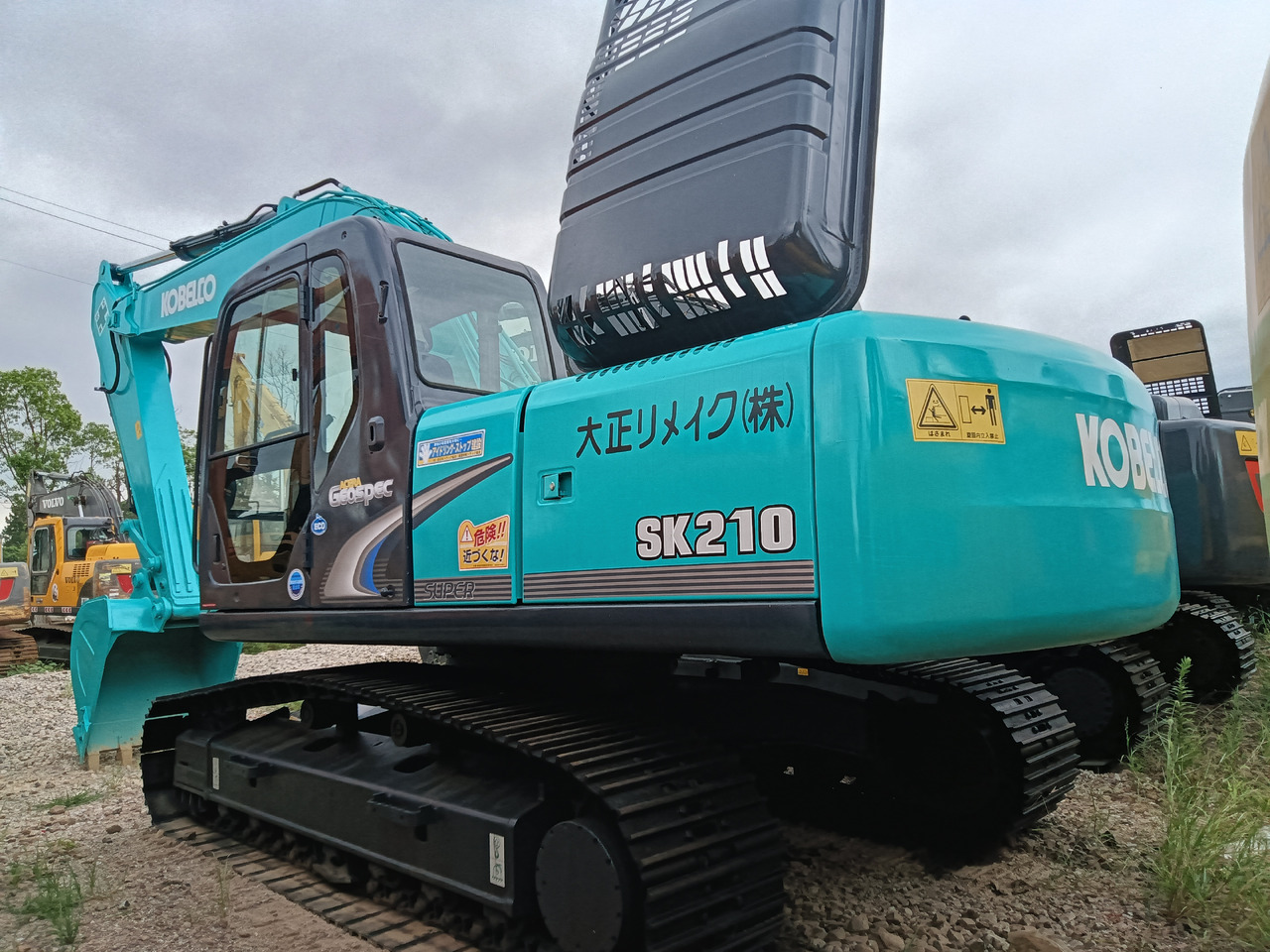 KOBELCO SK 210 - 履带式挖掘机:图1 KOBELCO SK 210 - 履带式挖掘机:图1