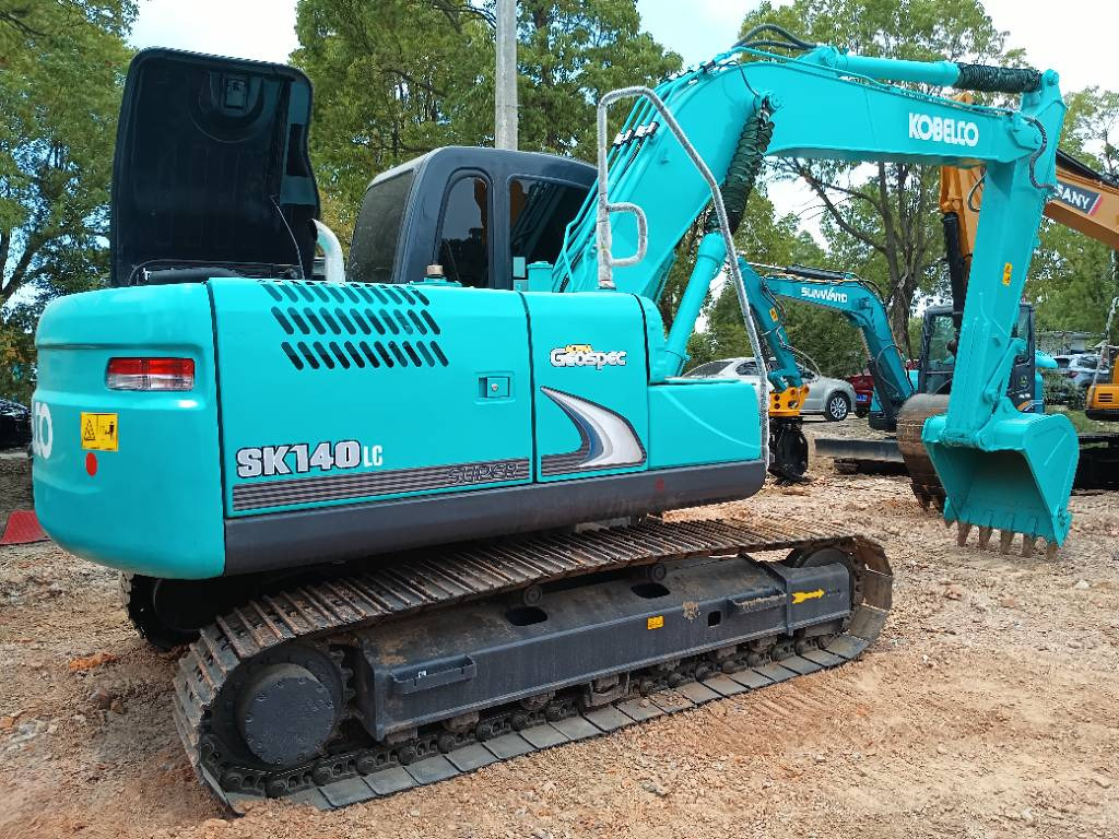 KOBELCO SK140 - 履带式挖掘机:图1 KOBELCO SK140 - 履带式挖掘机:图1