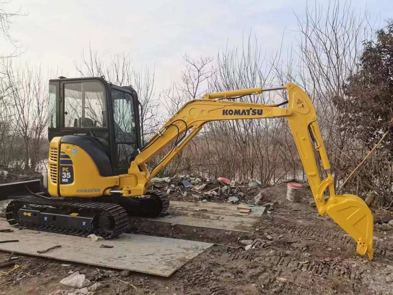 KOMATSU PC 35 MR - 小型挖掘机:图1 KOMATSU PC 35 MR - 小型挖掘机:图1