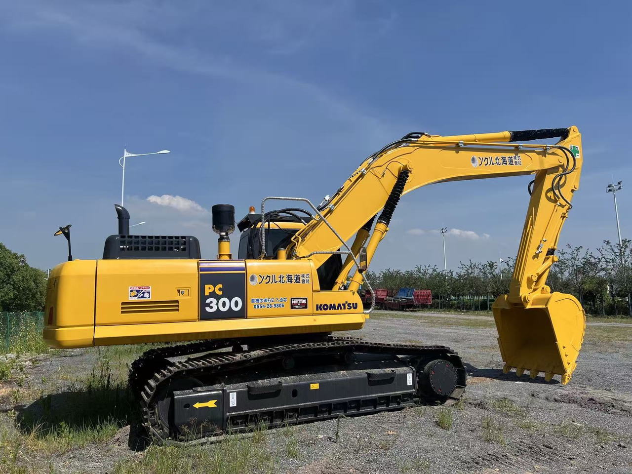 KOMATSU PC300-7 - 履带式挖掘机:图1 KOMATSU PC300-7 - 履带式挖掘机:图1