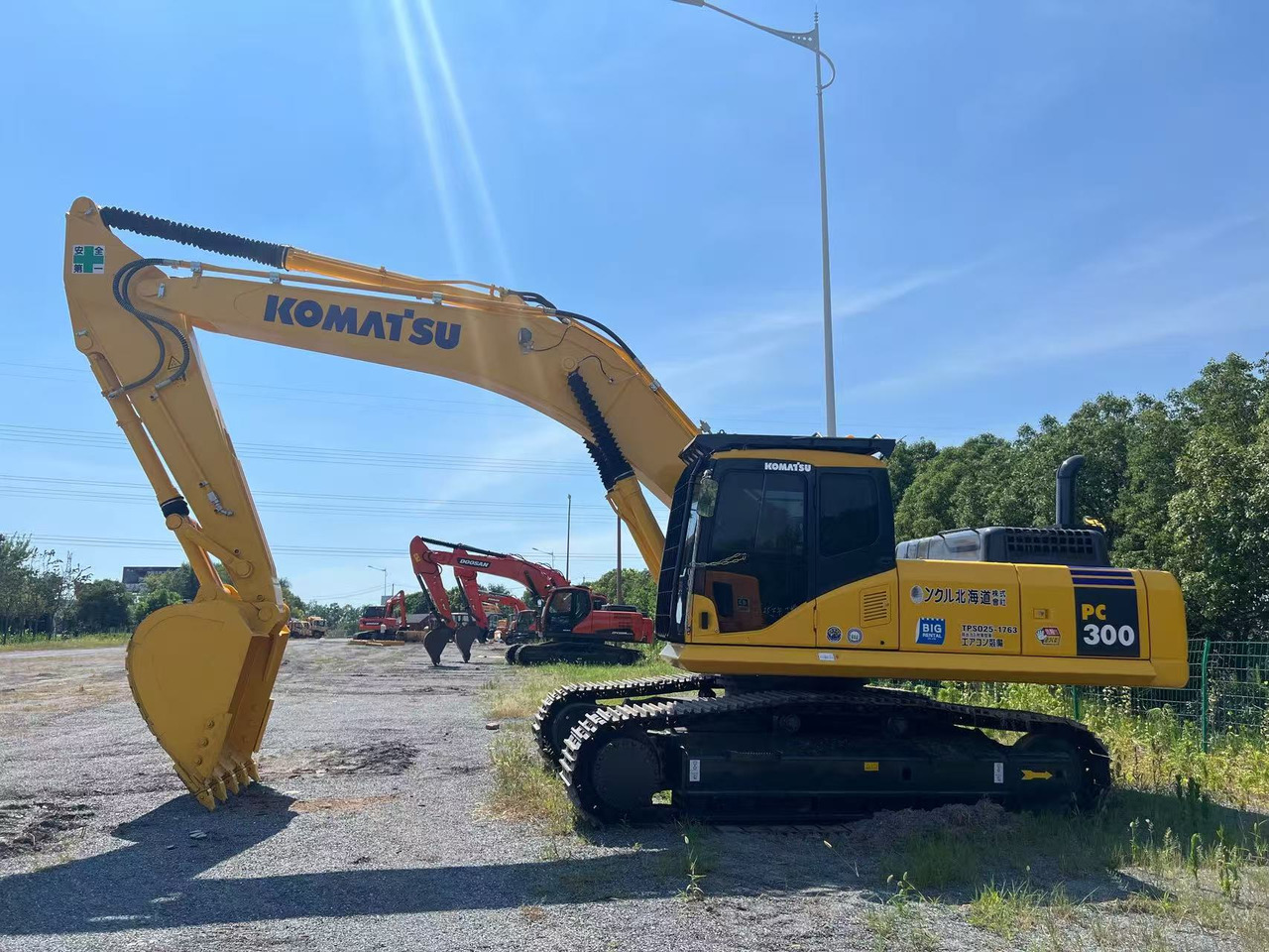 KOMATSU PC300-7 - 履带式挖掘机:图2 KOMATSU PC300-7 - 履带式挖掘机:图2