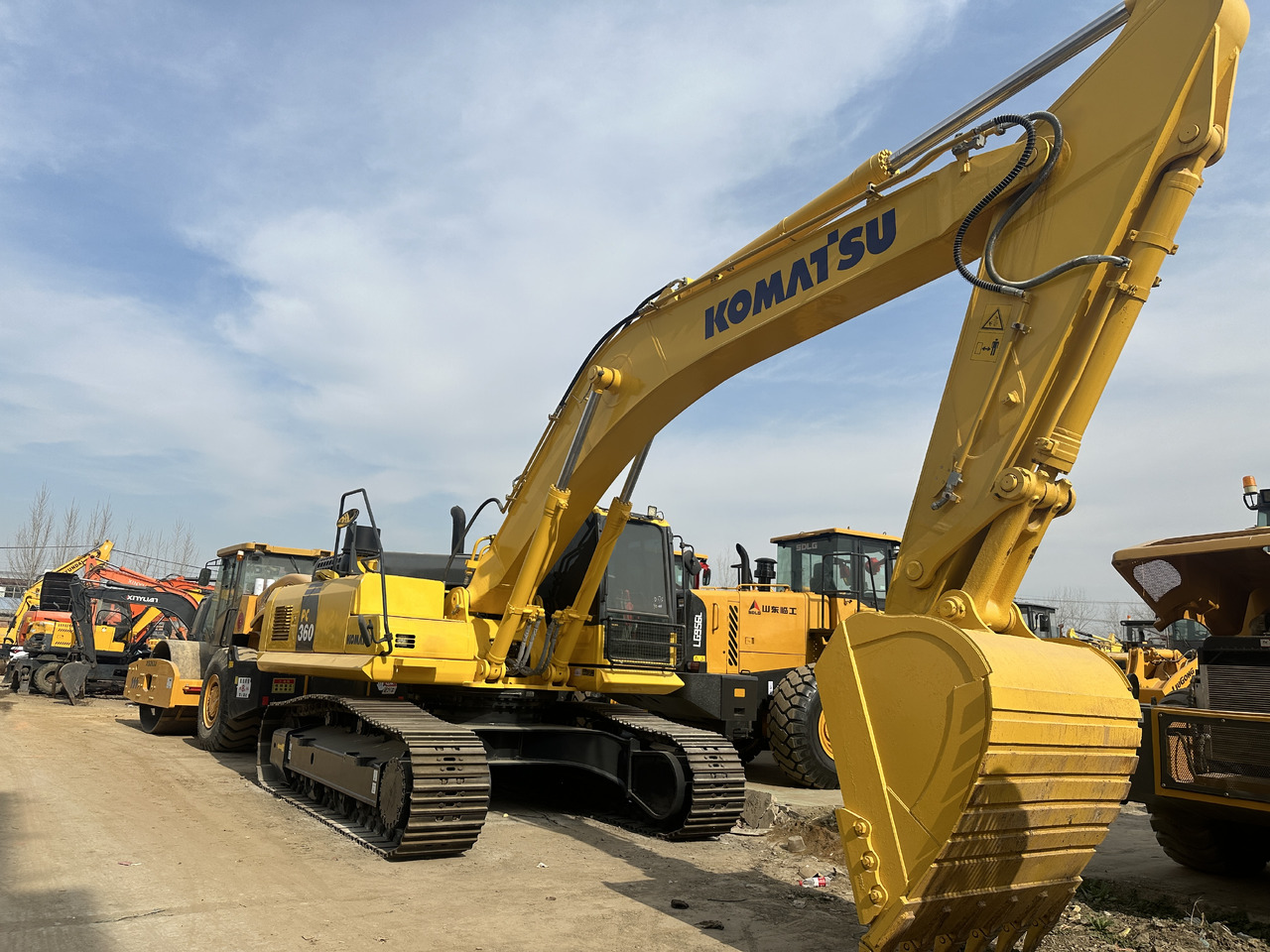 KOMATSU PC360 - 履带式挖掘机:图5 KOMATSU PC360 - 履带式挖掘机:图5