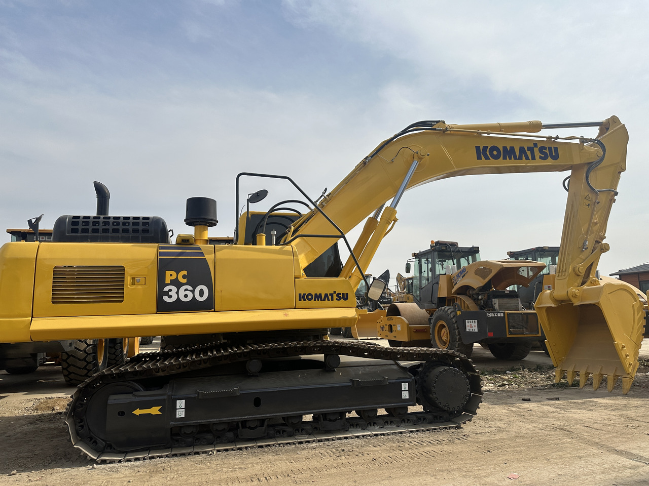 KOMATSU PC360 - 履带式挖掘机:图1 KOMATSU PC360 - 履带式挖掘机:图1
