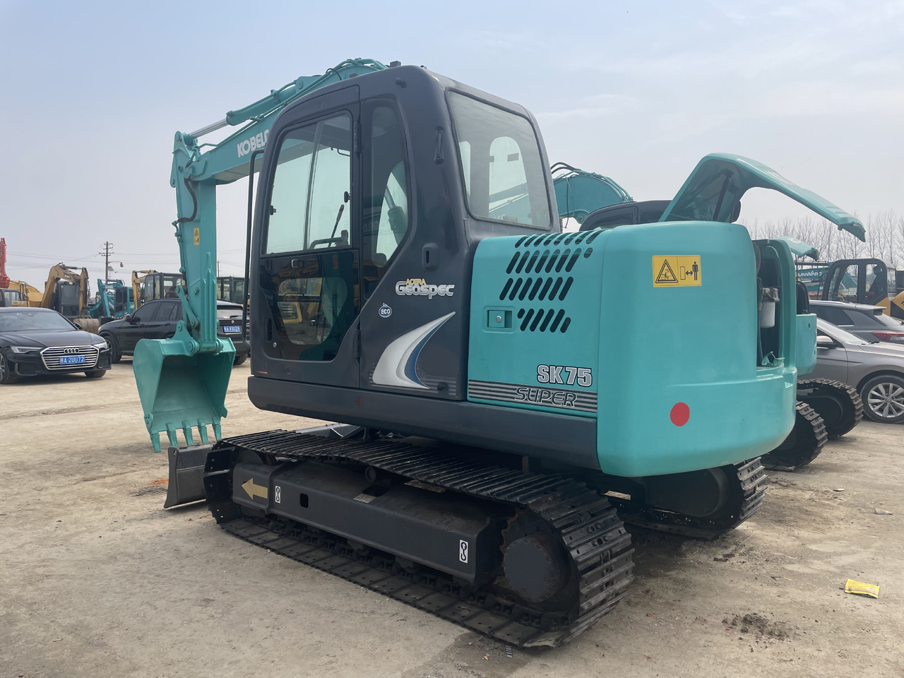Kobelco SK 75 - 履带式挖掘机:图3 Kobelco SK 75 - 履带式挖掘机:图3