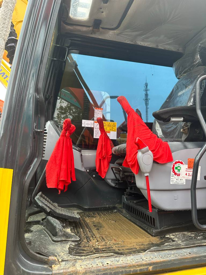 Komatsu PC 130  - 小型挖掘机:图2 Komatsu PC 130  - 小型挖掘机:图2