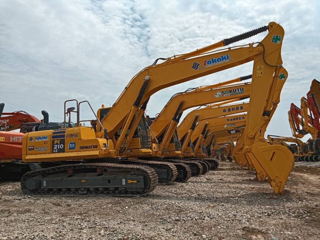 Komatsu PC 210-8 - 履带式挖掘机:图2 Komatsu PC 210-8 - 履带式挖掘机:图2