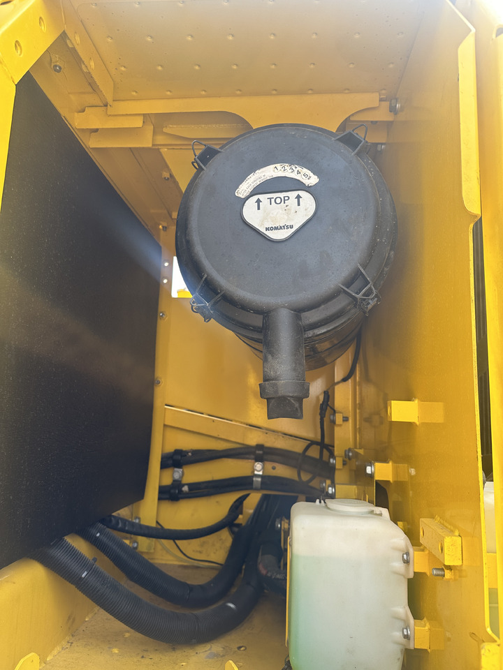 Komatsu PC 240 LC-8 - 履带式挖掘机:图5 Komatsu PC 240 LC-8 - 履带式挖掘机:图5