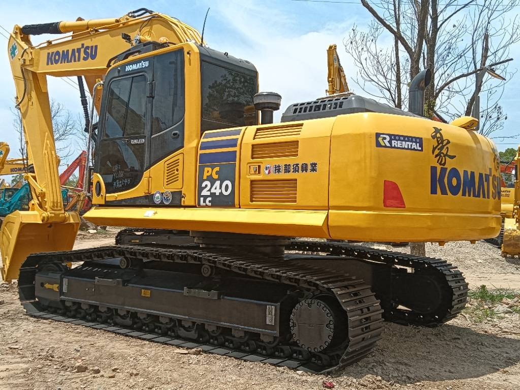 Komatsu PC 240 LC - 履带式挖掘机:图1 Komatsu PC 240 LC - 履带式挖掘机:图1
