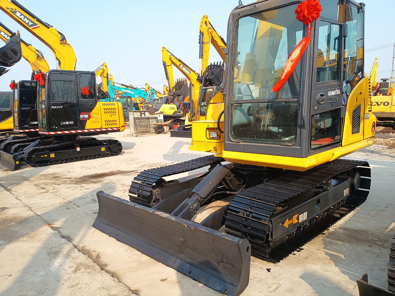Komatsu PC70 - 履带式挖掘机:图2 Komatsu PC70 - 履带式挖掘机:图2