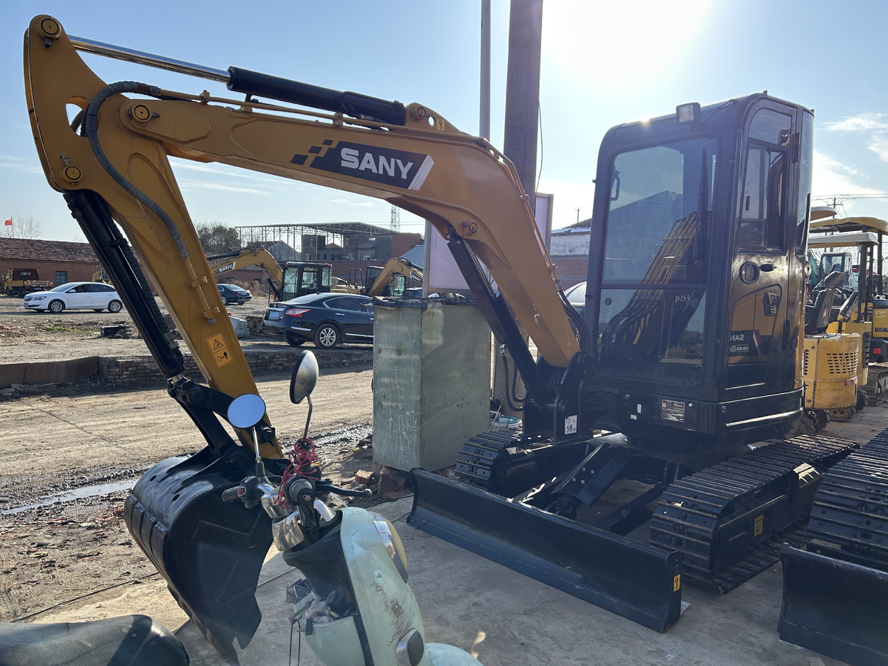 SANY SY35U - 小型挖掘机:图1 SANY SY35U - 小型挖掘机:图1