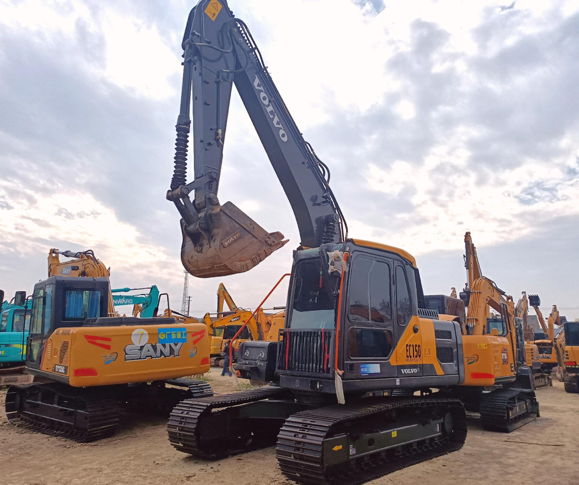 VOLVO EC150 - 小型挖掘机:图1 VOLVO EC150 - 小型挖掘机:图1