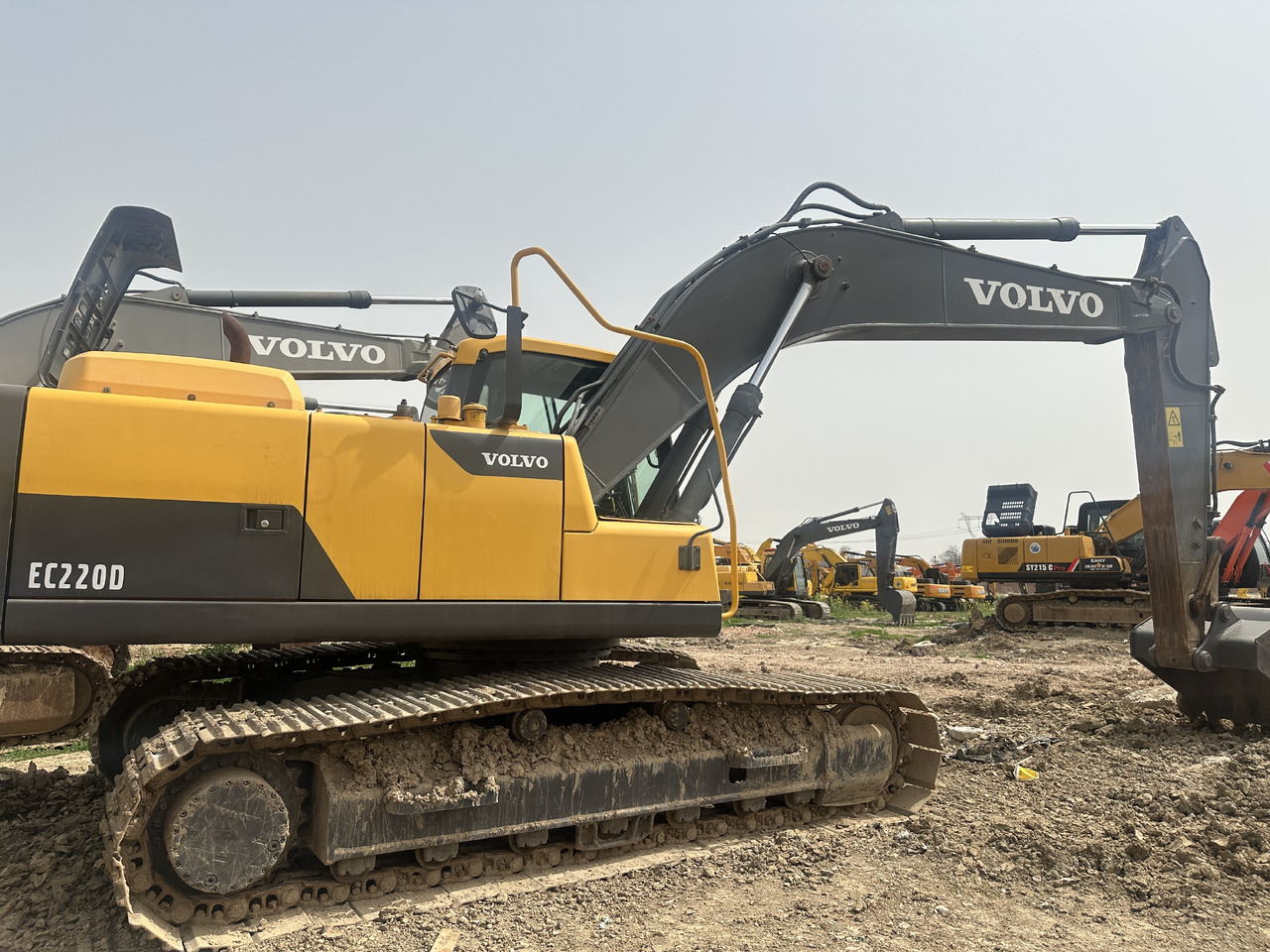 VOLVO EC220D - 履带式挖掘机:图3 VOLVO EC220D - 履带式挖掘机:图3