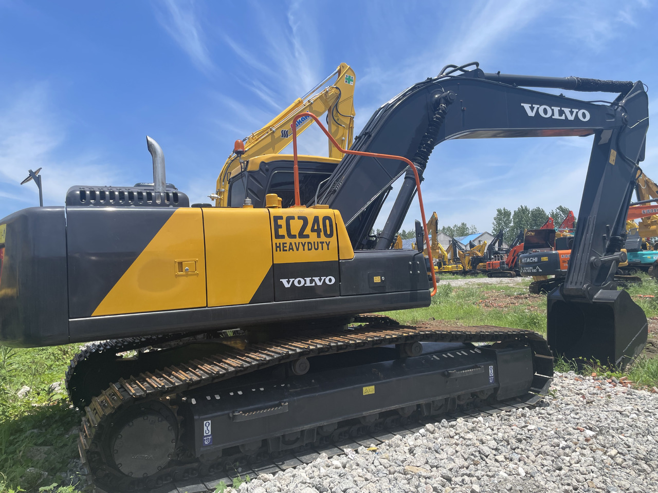 VOLVO EC240 - 履带式挖掘机:图2 VOLVO EC240 - 履带式挖掘机:图2