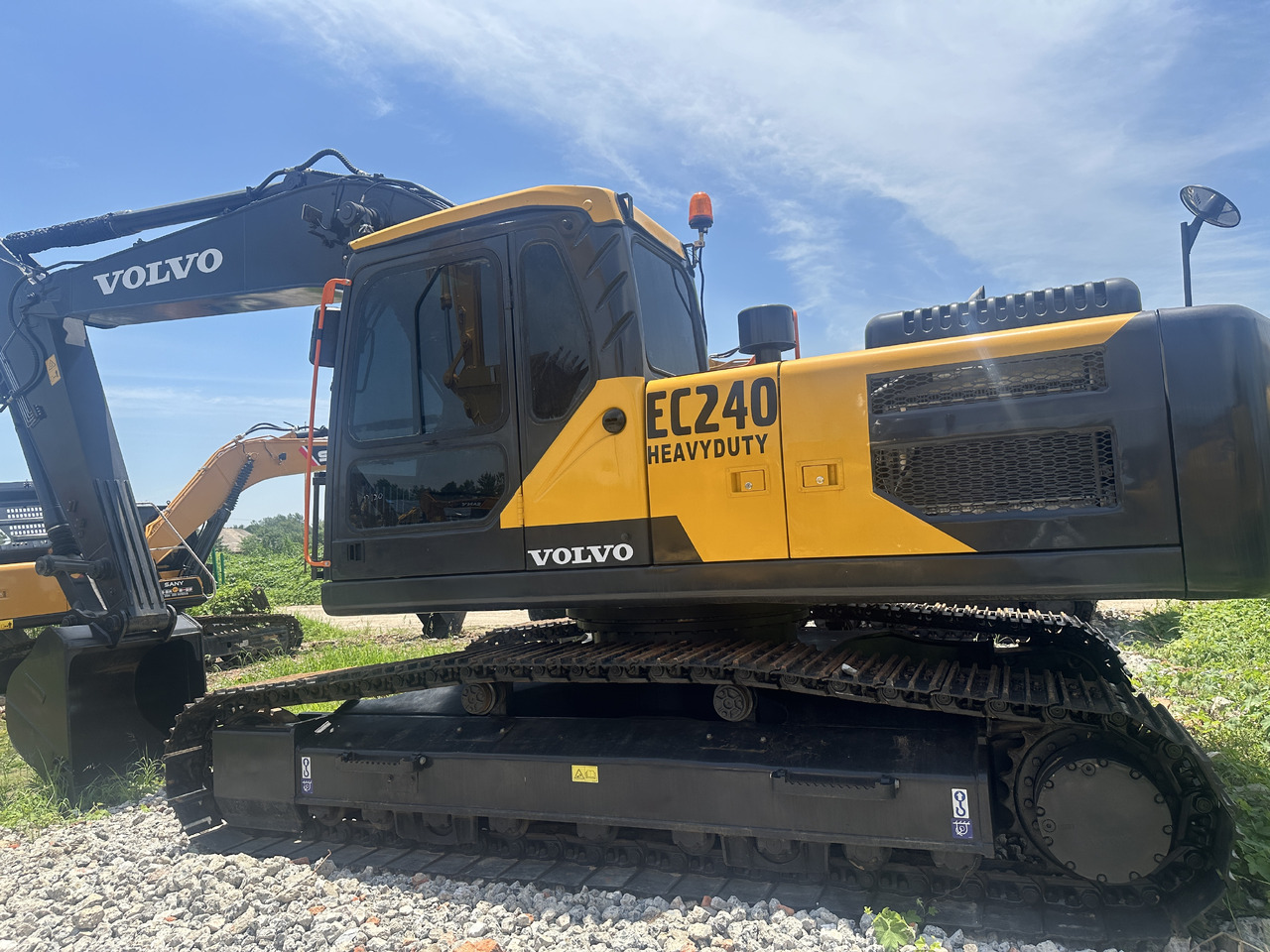 VOLVO EC240 - 履带式挖掘机:图1 VOLVO EC240 - 履带式挖掘机:图1