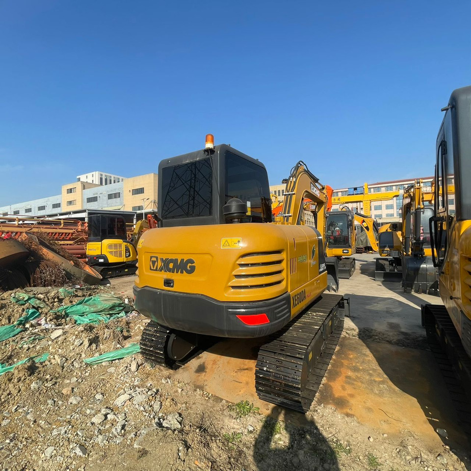 XCMG XE60DA - 小型挖掘机:图4 XCMG XE60DA - 小型挖掘机:图4